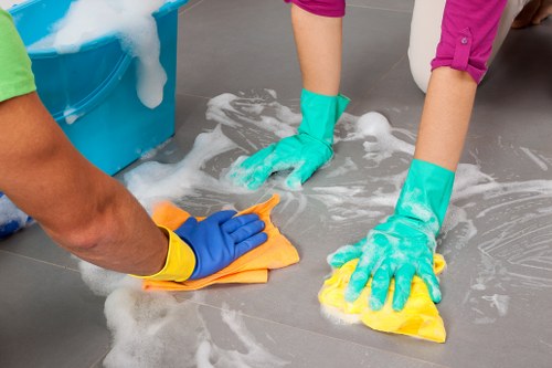 Deep kitchen cleaning during a Clapham tenancy handover